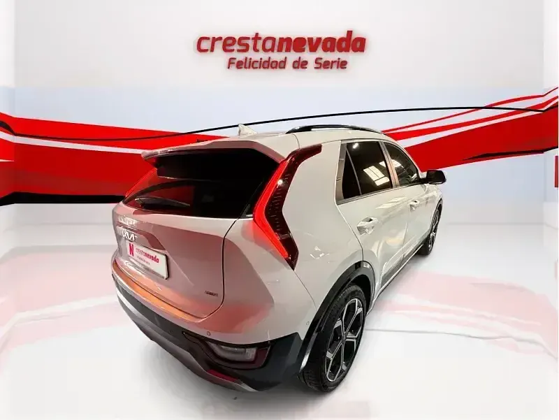 Usado Kia Niro 141 CV (103 kW) 2023 Blanco SUV