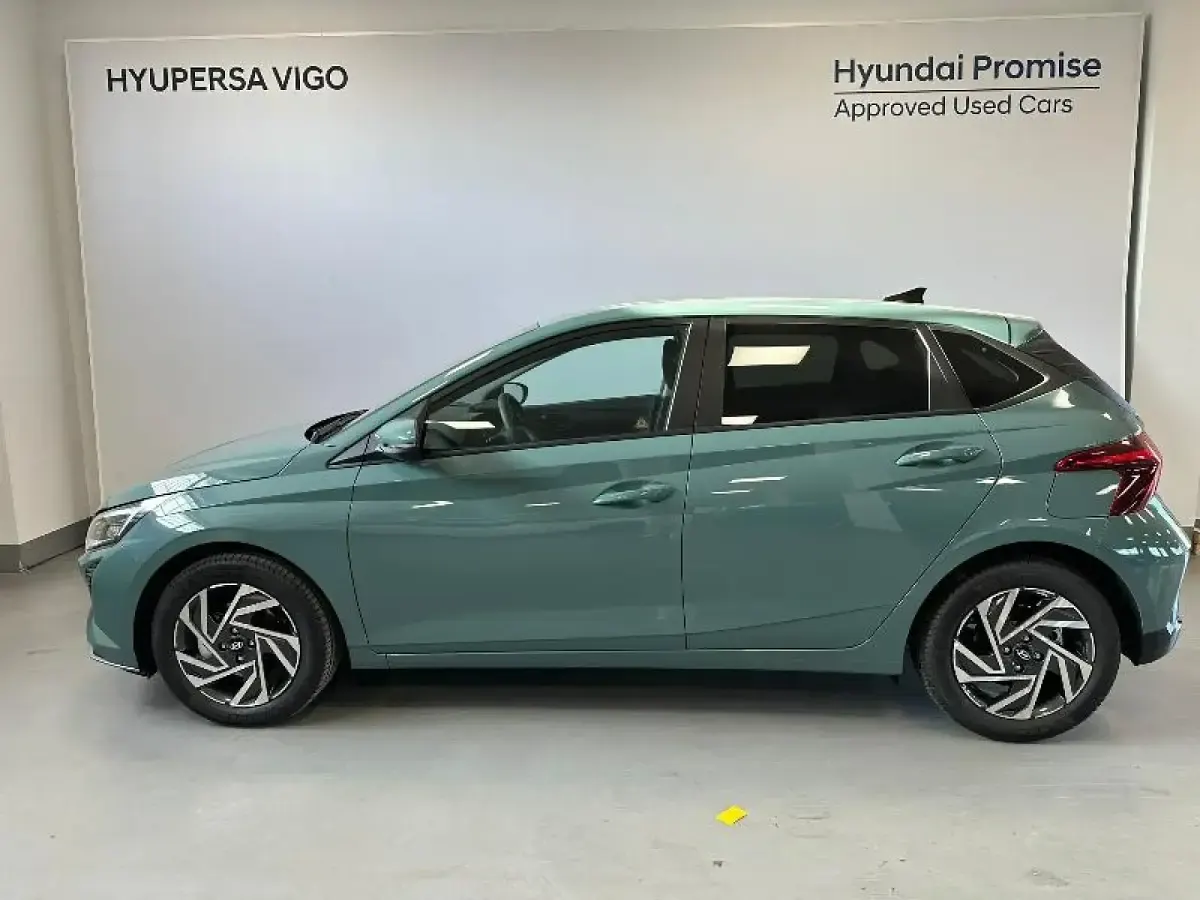 Käytetty Hyundai i20 100 HP (73 kW) 2025 Vihreä Viistoperä