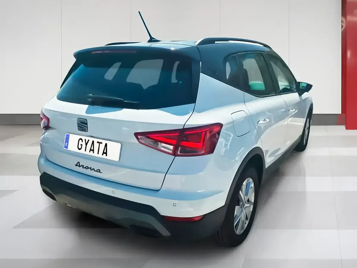 Usado Seat Arona Style Plus 115 CV (84 kW) 2026 Blanco SUV