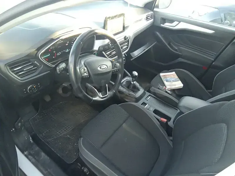 Usado Ford Focus Trend+ 120 CV (88 kW) 2018 Blanco Utilitario