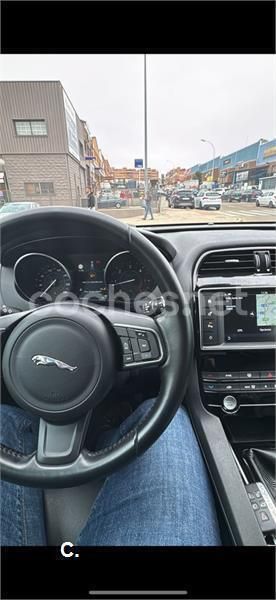 Gris / plata Usado 2016 Jaguar F-Pace Prestige SUV | 19.200 € (Un poco caro) - Imagen 1/4