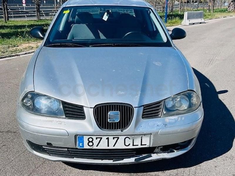 Usado Seat Cordoba Stella 100 CV (73 kW) 2003 Gris / plata Berlina