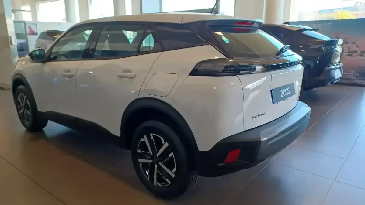 Nuevo Peugeot 2008 Style 100 CV (73 kW) 2025 Blanco SUV