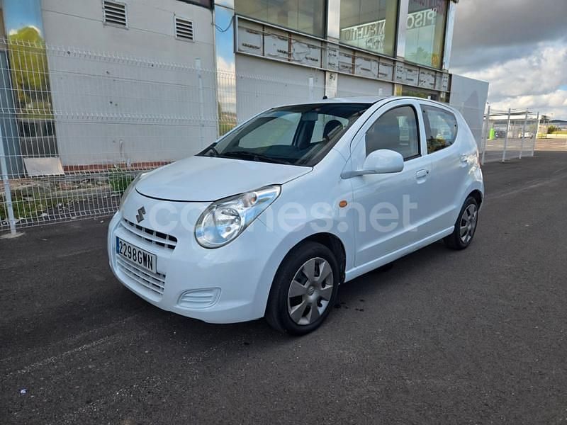 Blanco Usado 2010 Suzuki Alto Utilitario | 4995 € (Un poco caro) - Imagen 1/4