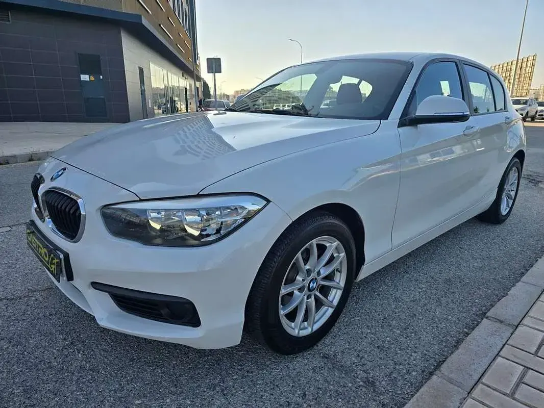Usado BMW 116 Sport Line 116 CV (85 kW) 2018 Blanco Utilitario