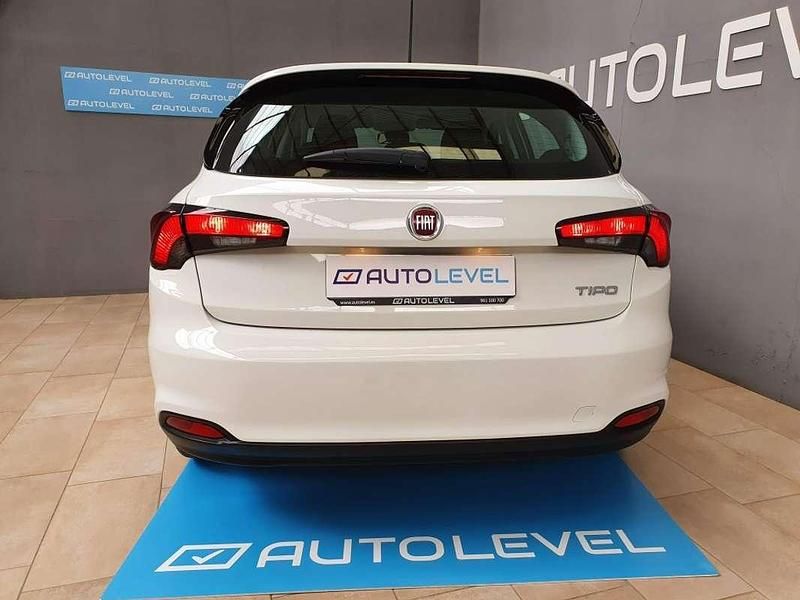Usado Fiat Tipo Mirror 95 HP (69 kW) 2021 Branco Citadino