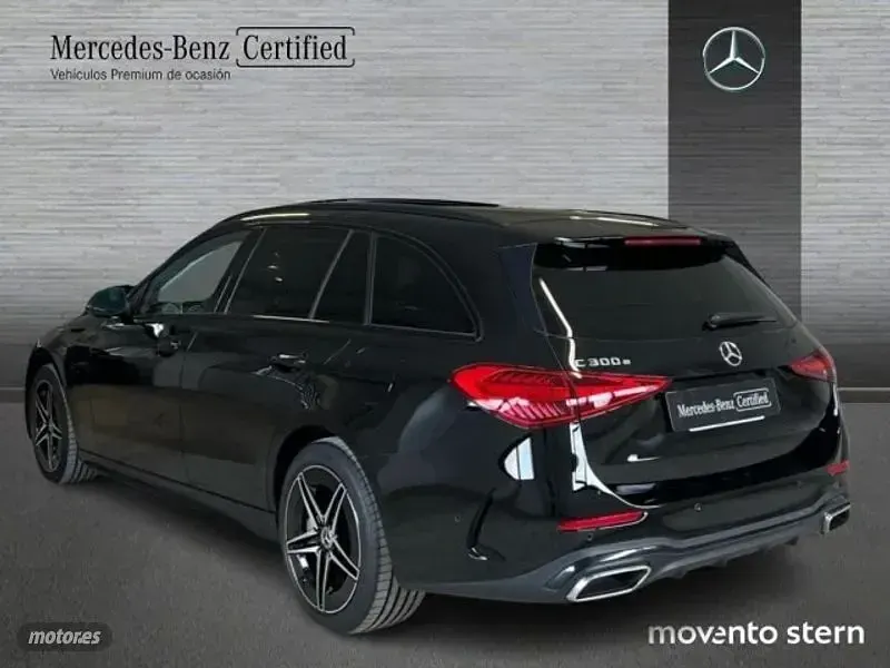 Usado Mercedes C300 AMG line 204 CV (150 kW) 2024 Negro Familiar