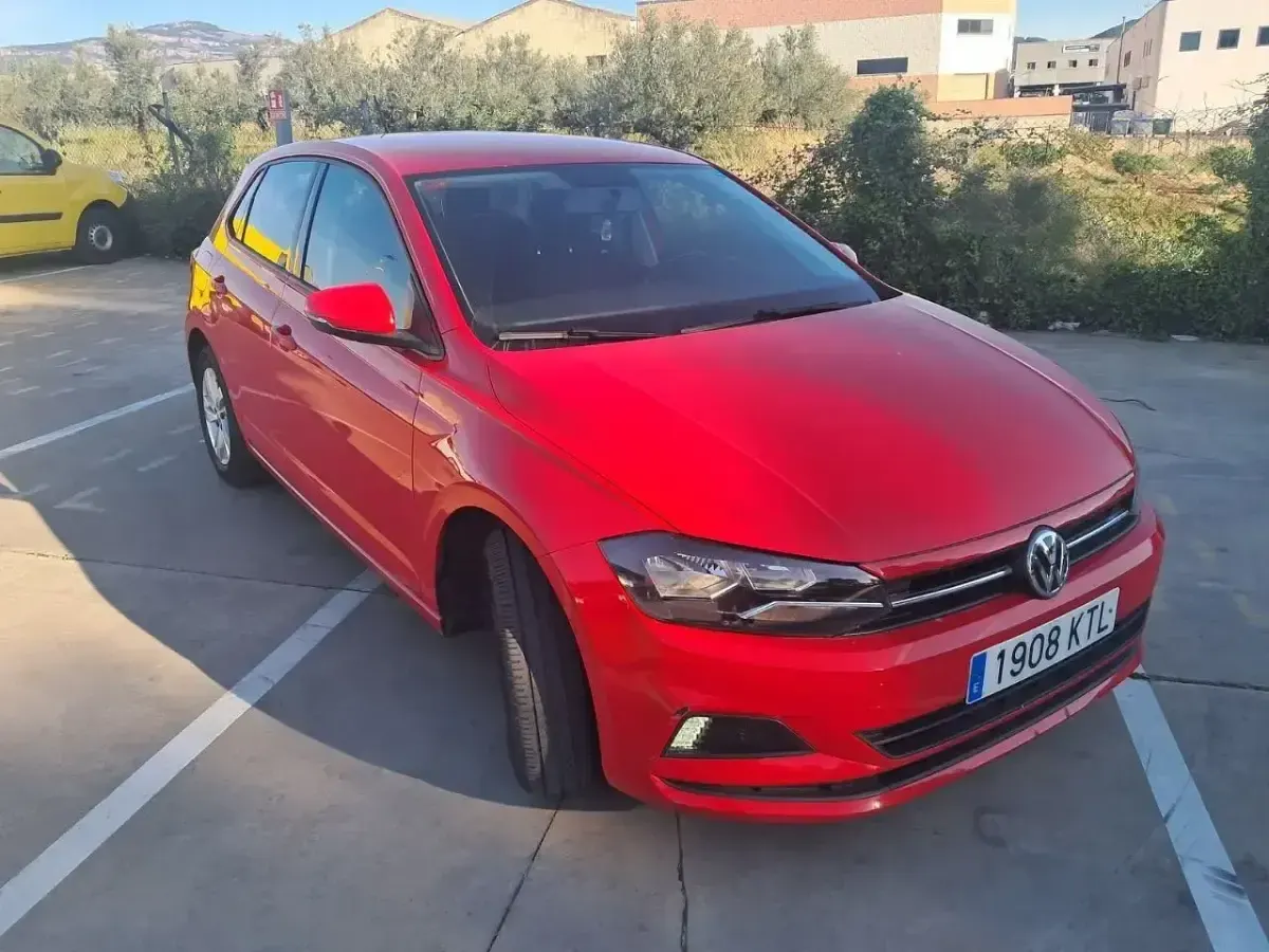 Usado VW Polo Advance 95 CV (69 kW) 2019 Rojo Utilitario