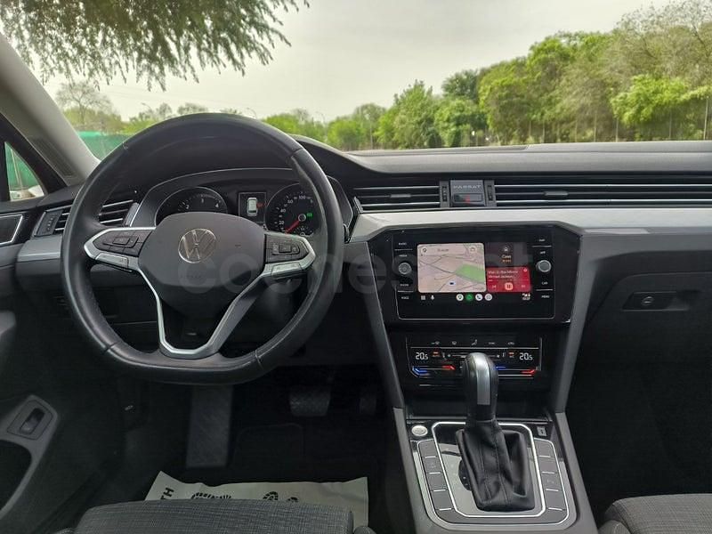 Begagnad VW Passat Executive 150 HK (110 kW) 2022 Grå Kombi