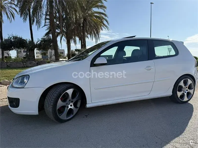 Usado VW Golf V GTI 200 CV (147 kW) 2007 Blanco Berlina