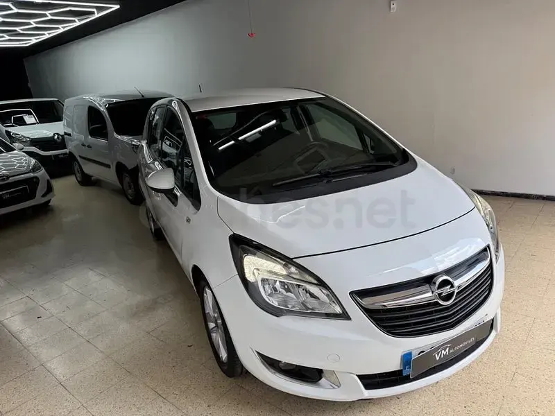 Usado Opel Meriva Excellence 140 CV (102 kW) 2015 Blanco Monovolumen