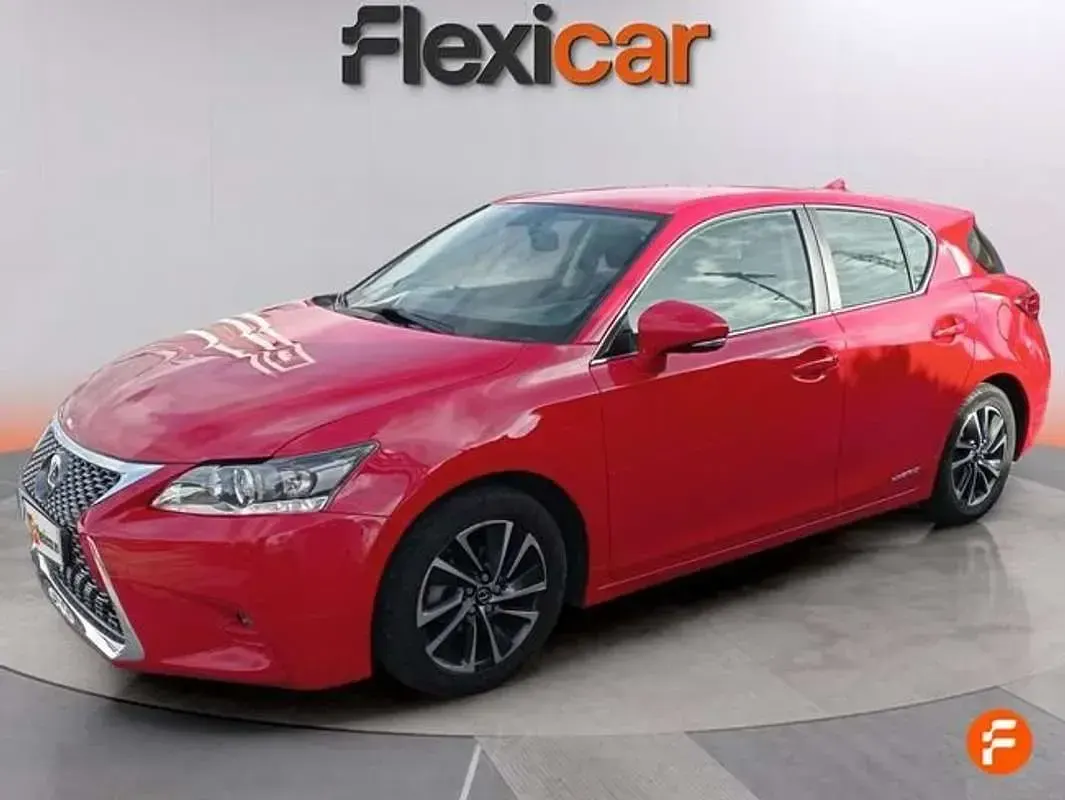 Usado Lexus CT200h 170 CV (125 kW) 2018 Rojo Berlina