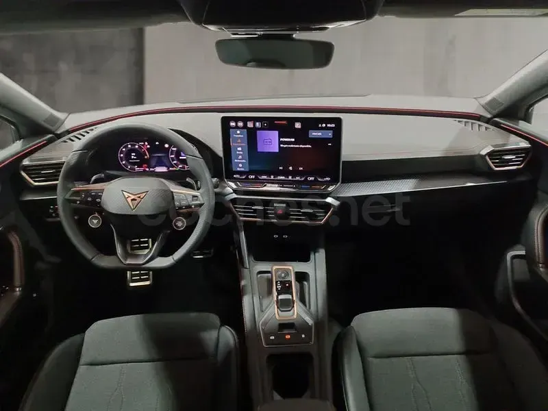Usado Cupra Leon 150 CV (110 kW) 2025 Gris / plata Berlina