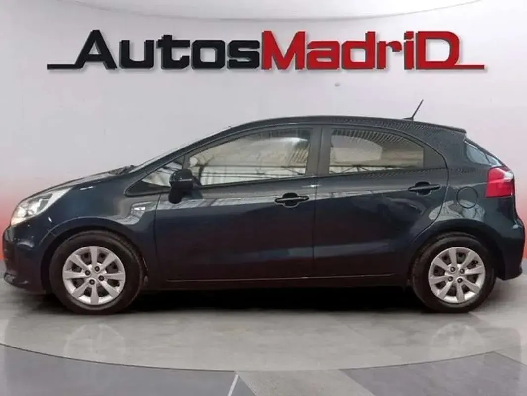 Usado Kia Rio 75 CV (55 kW) 2015 Azul Utilitario