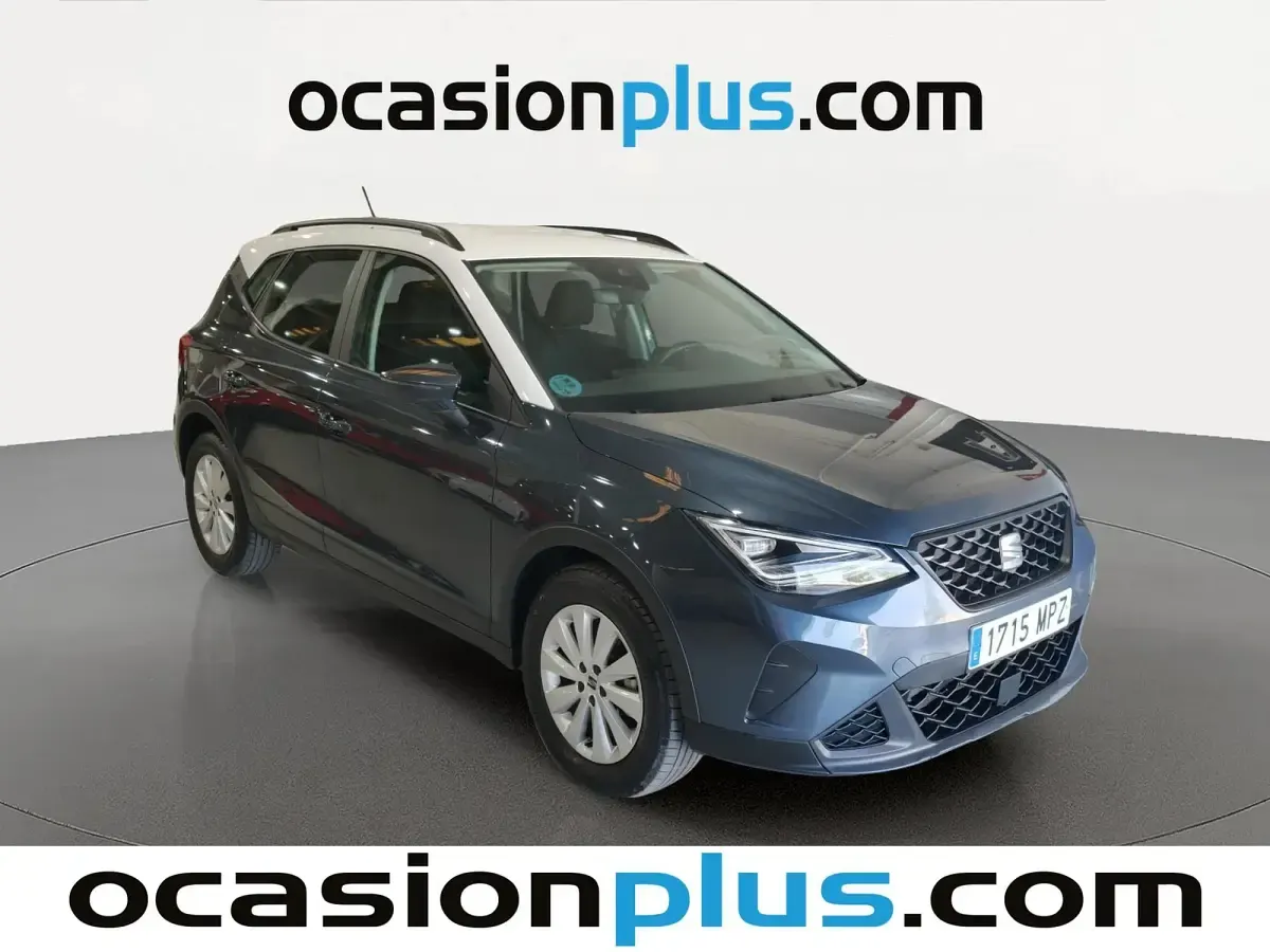 Usado Seat Arona Style 116 CV (85 kW) 2024 Gris SUV