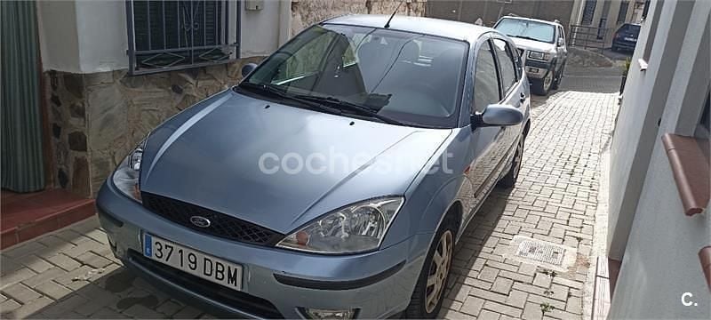 Usado Ford Focus Trend 100 CV (73 kW) 2004 Azul Berlina