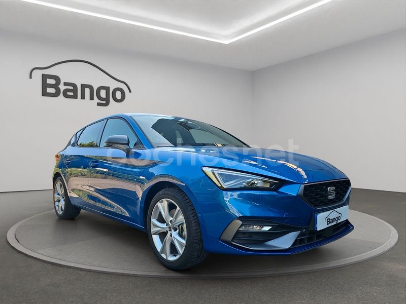 Azul Nuevo 2024 Seat Leon FR Berlina | 27.800 € (Caro) - Imagen 1/4