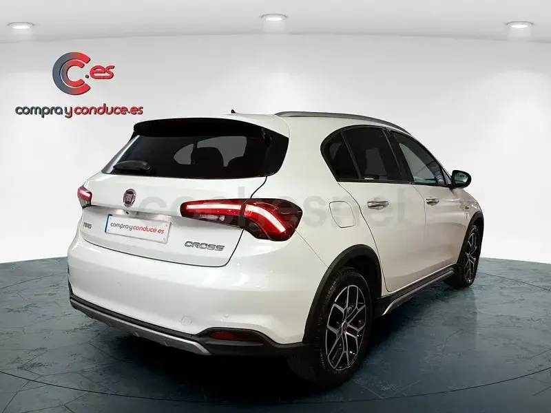 Usado Fiat Tipo Cross 101 CV (74 kW) 2022 Blanco Berlina