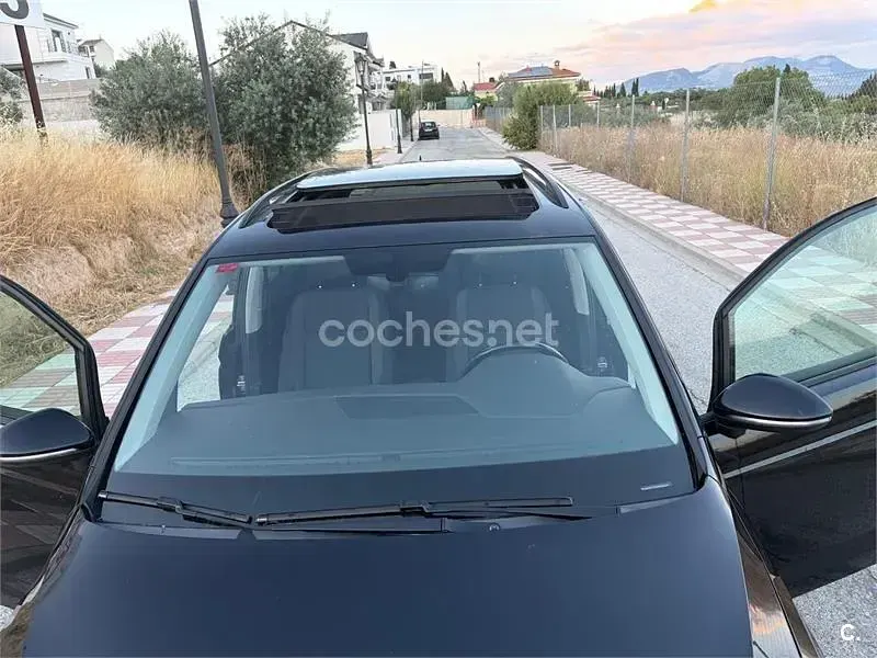 Usado VW Touran Sportline 110 CV (80 kW) 2016 Negro Monovolumen