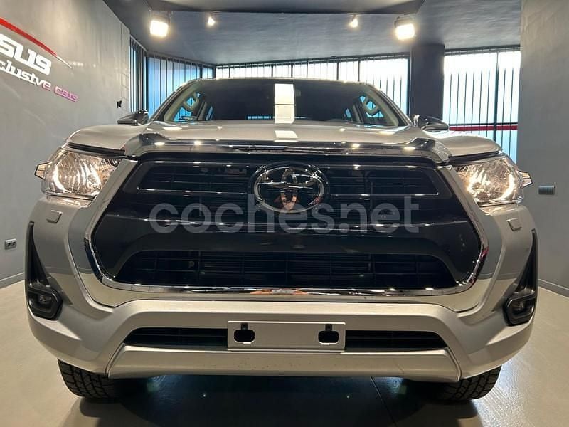 Nuevo Toyota HiLux 204 CV (150 kW) 2025 Gris / plata Pickup/Camioneta