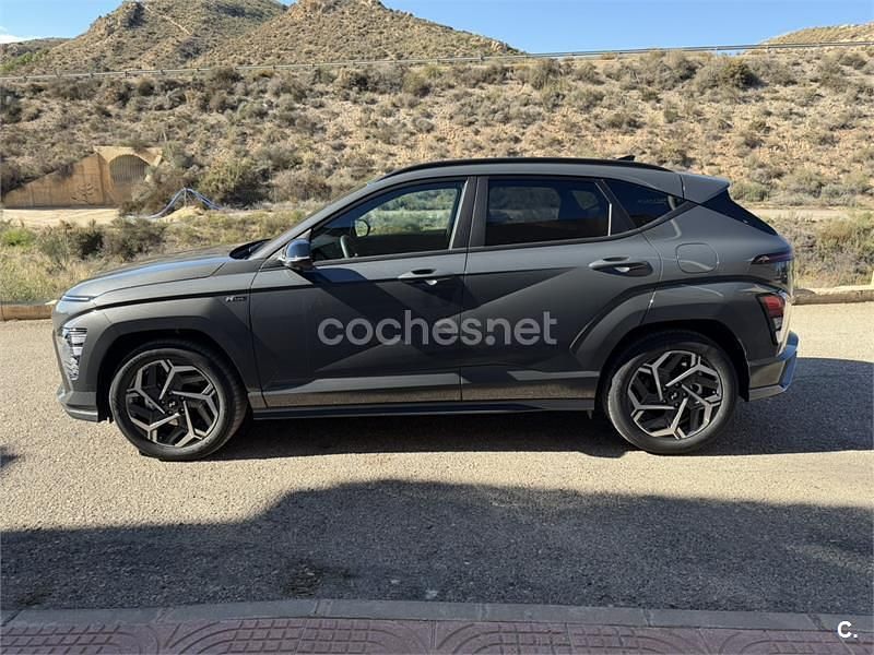 Usado Hyundai Kona N Line 129 CV (94 kW) 2025 Gris / plata SUV