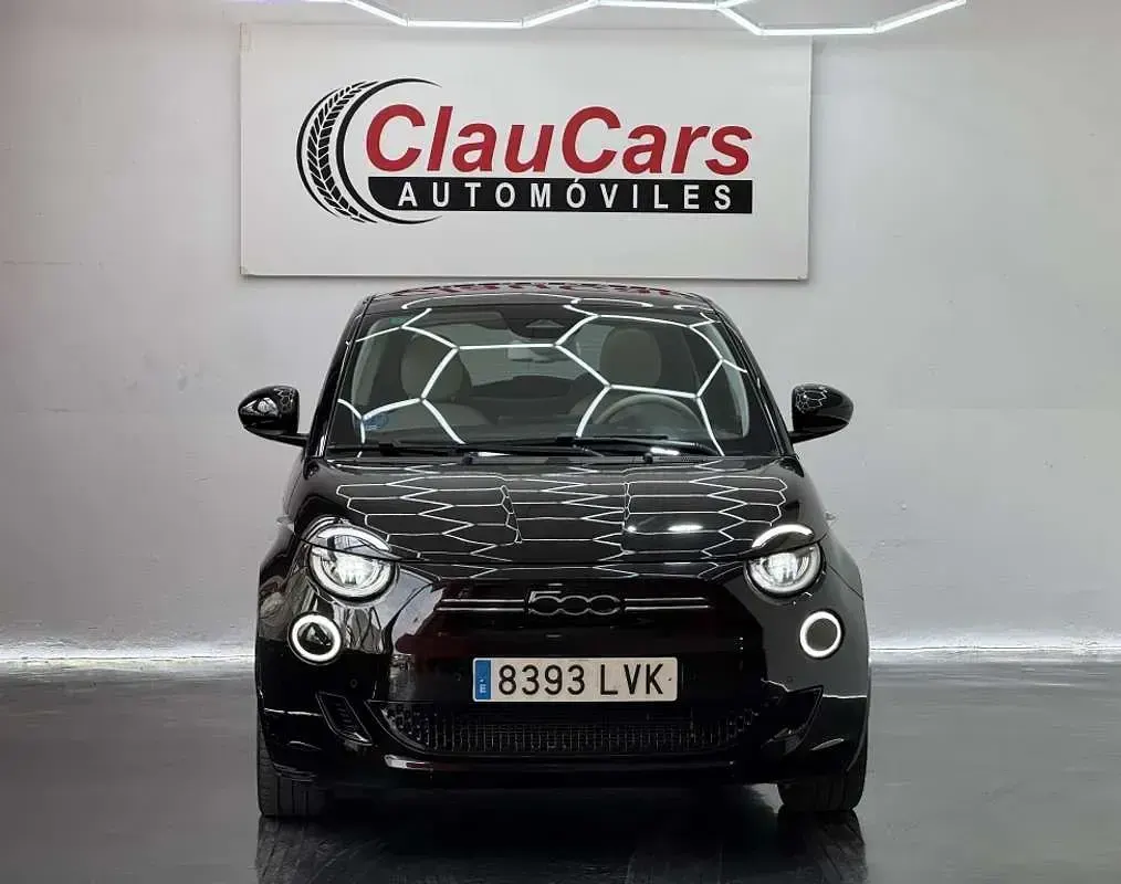 Usado Fiat 500e La Prima 86 kW (118 CV) 2022 Negro Utilitario