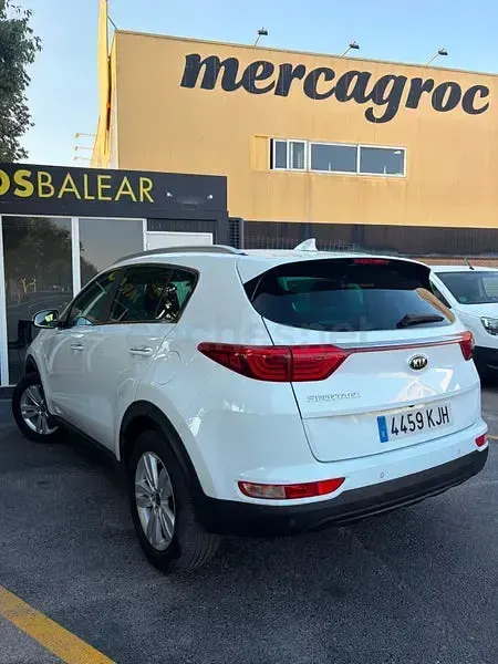 Usado Kia Sportage 132 CV (97 kW) 2018 Blanco SUV