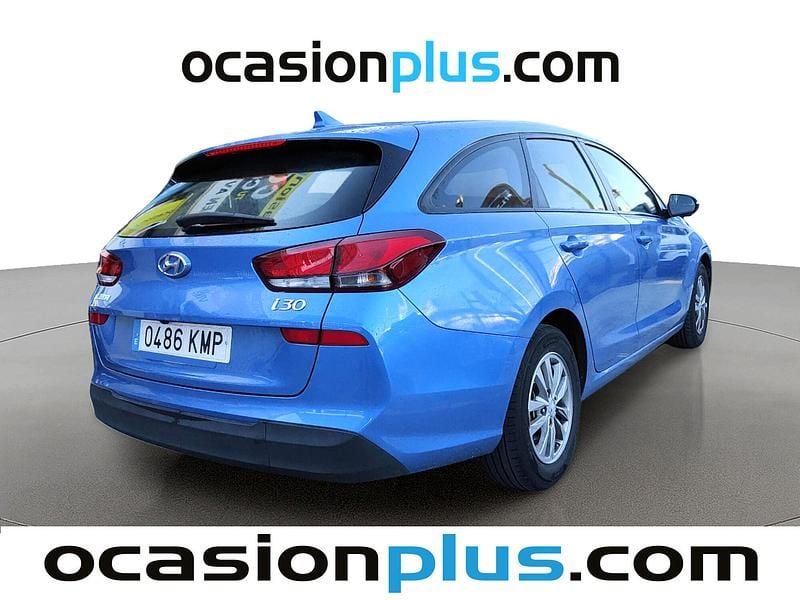 Usado Hyundai i30 110 CV (80 kW) 2018 Azul Familiar