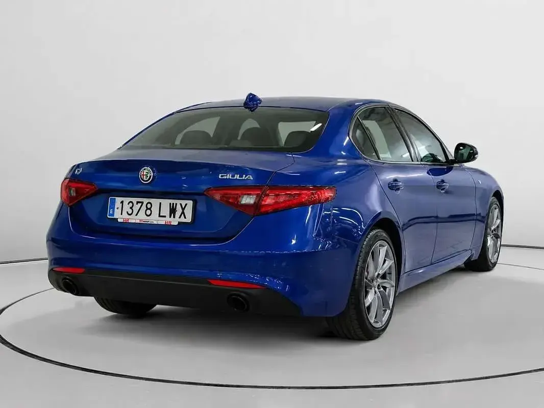 Usado Alfa Romeo Giulia Ti 211 CV (155 kW) 2022 Azul Berlina