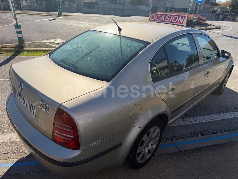 Usado Skoda Superb Classic 130 CV (95 kW) 2003 Beige Berlina