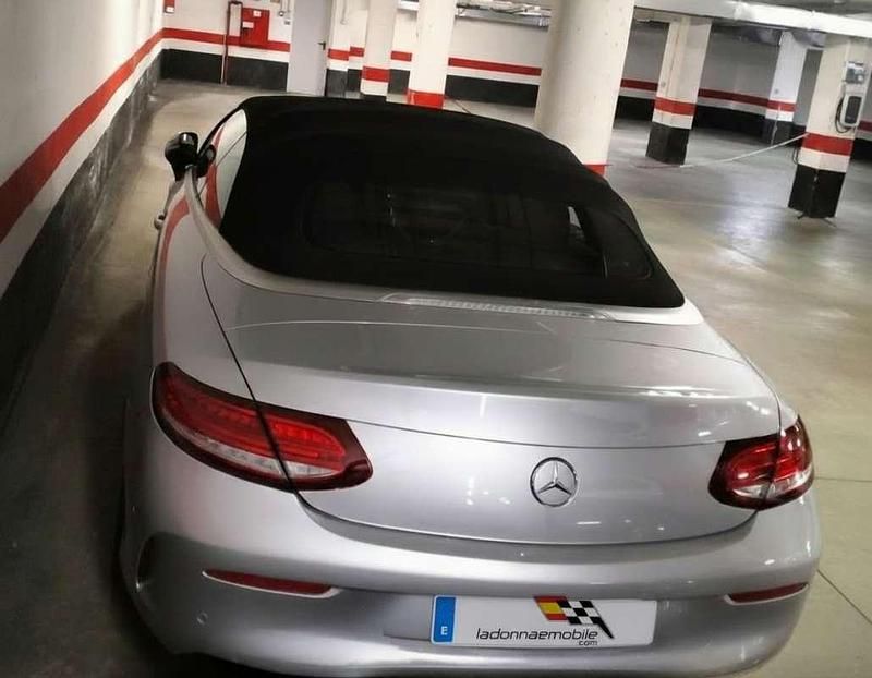 Käytetty Mercedes C220 170 HP (125 kW) 2017 Hopea Avoauto