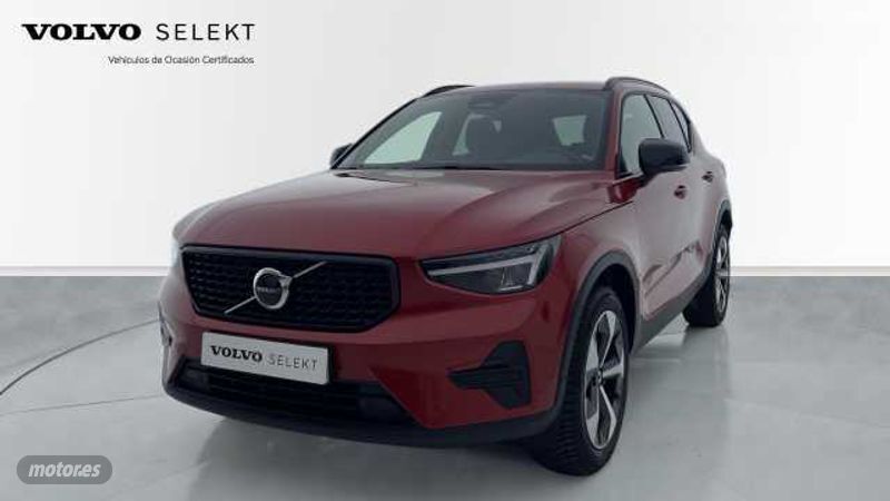 Rojo Usado 2024 Volvo XC40 Plus SUV | 42.900 € - Imagen 1/4