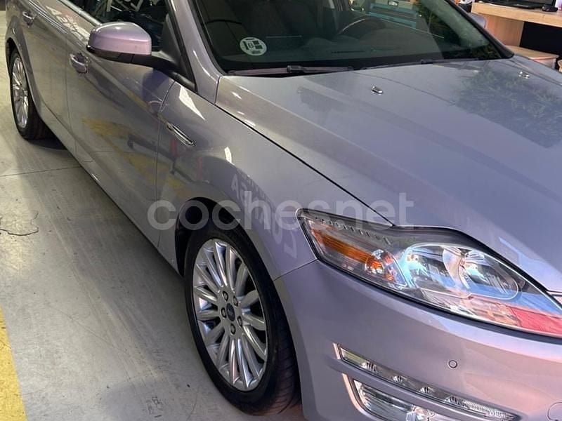 Usado Ford Mondeo Titanium 140 CV (102 kW) 2013 Gris / plata Berlina