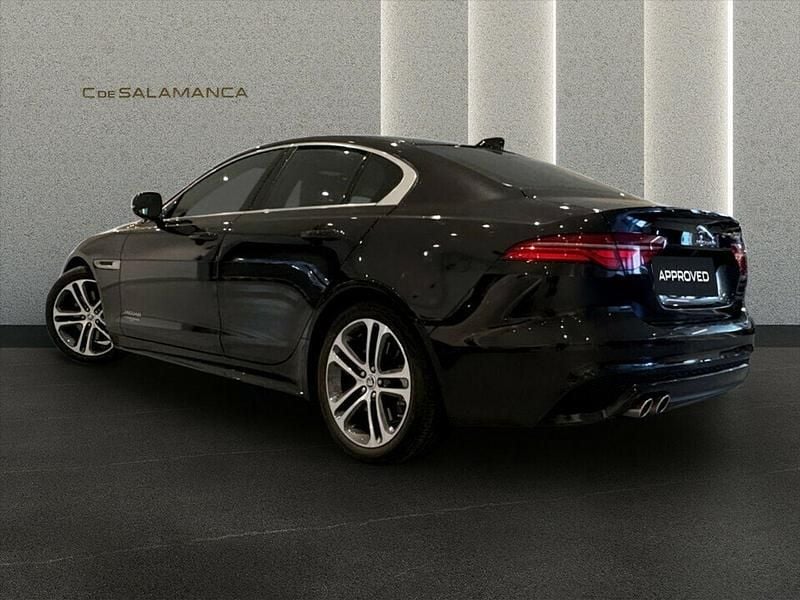Usado Jaguar XE R 204 CV (150 kW) 2024 Negro Berlina