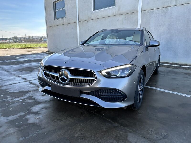 Gris Nuevo 2024 Mercedes C300 Familiar | 75.395 € - Imagen 1/4