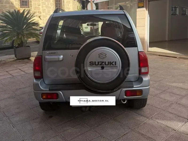 Usado Suzuki Grand Vitara 110 CV (80 kW) 2005 Gris / plata SUV
