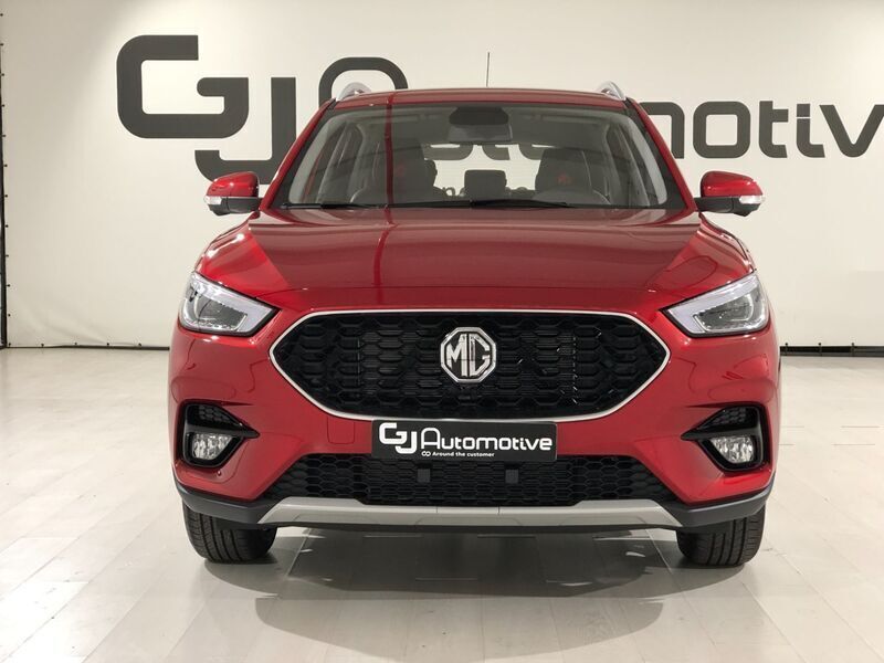 Usado MG ZS Luxury 111 CV (81 kW) 2024 Rojo Berlina