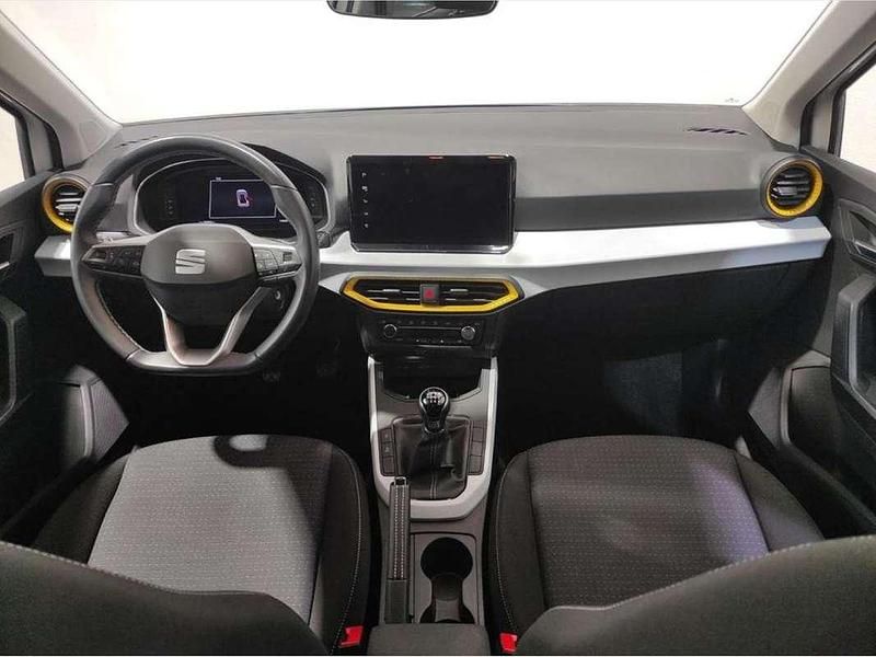 Usado Seat Arona Style Plus 110 CV (80 kW) 2022 Blanco SUV