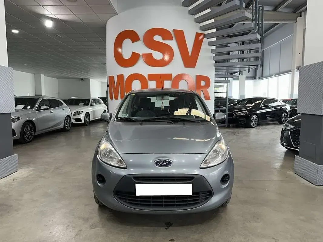 Usado Ford Ka Titanium 75 CV (55 kW) 2010 Gris / plata Utilitario