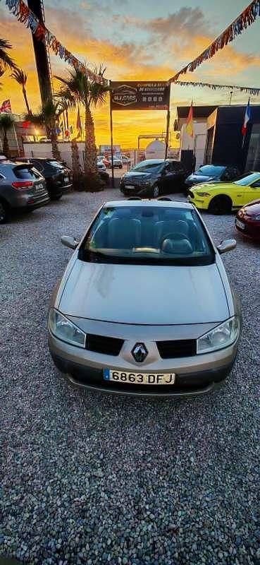 Usado Renault Mégane Cabriolet Privilege 136 CV (100 kW) 2005 Marrón Descapotable