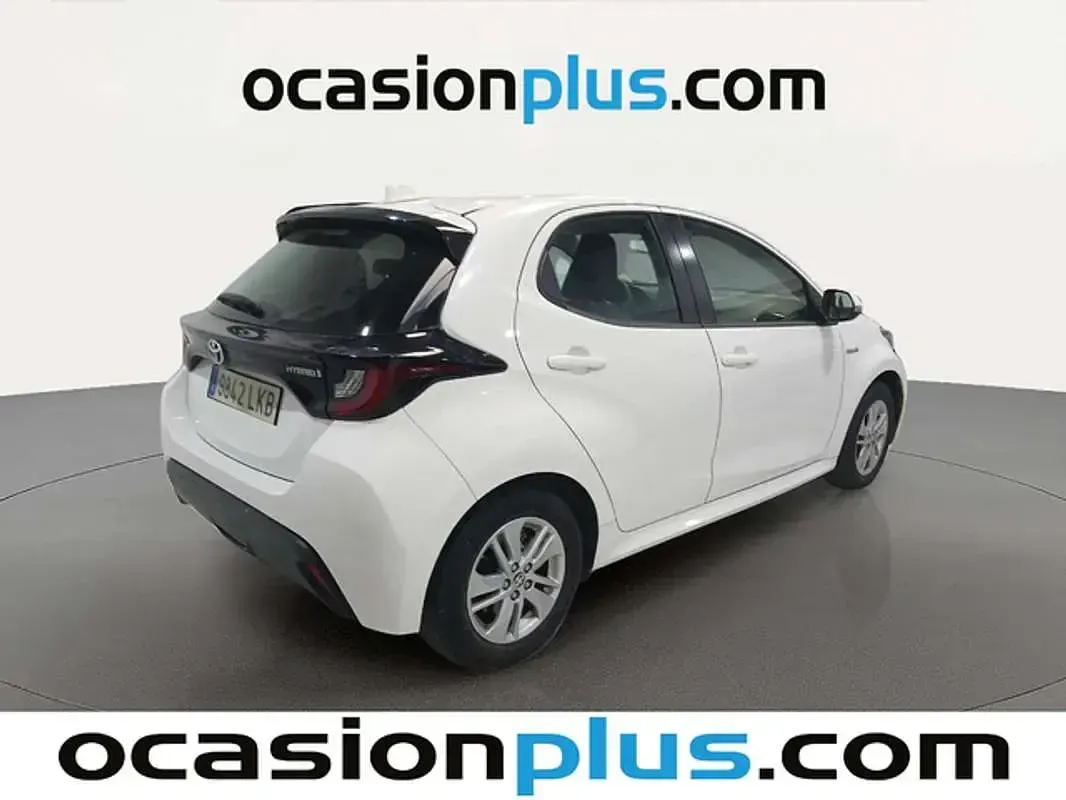 Usado Toyota Yaris Business Edition 116 CV (85 kW) 2020 Blanco Utilitario