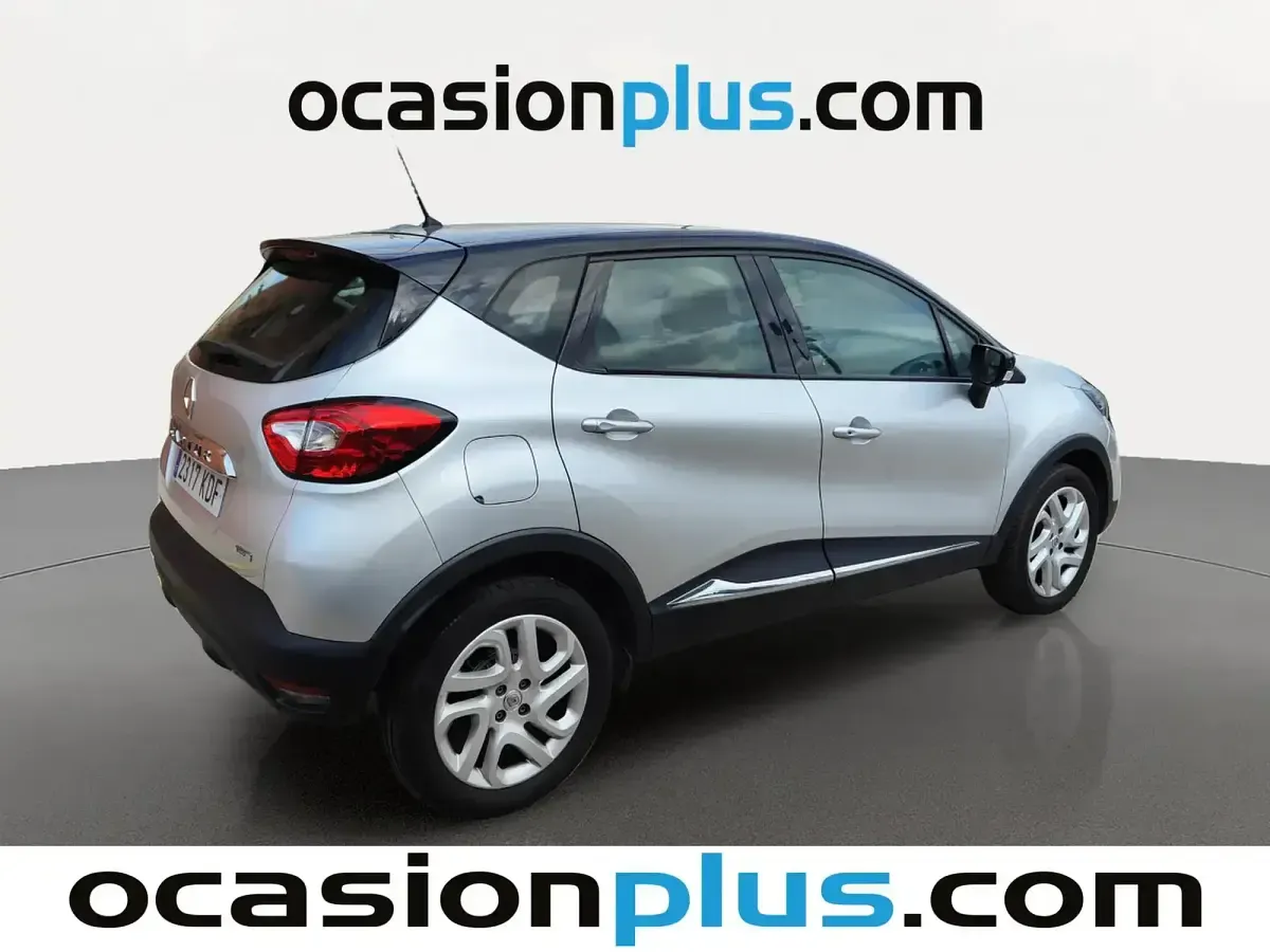 Usado Renault Captur Zen 110 CV (80 kW) 2017 Gris SUV