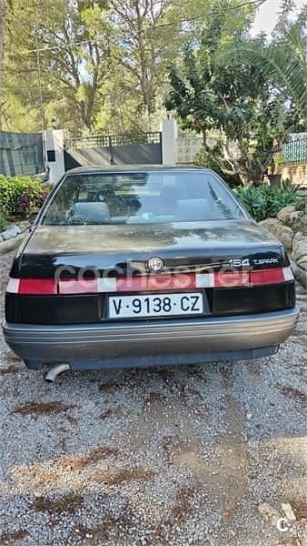 Usado Alfa Romeo 164 146 CV (107 kW) 1989 Negro Berlina