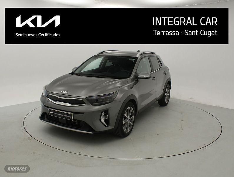 Gris / plata Usado 2023 Kia Stonic Style SUV | 19.900 € (Precio justo) - Imagen 1/4