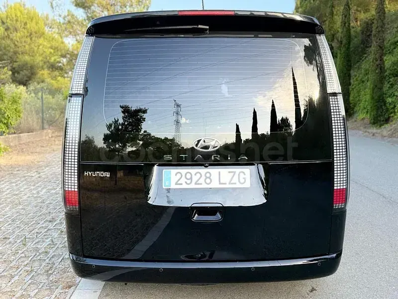 Usado Hyundai Staria 177 CV (130 kW) 2022 Negro Monovolumen