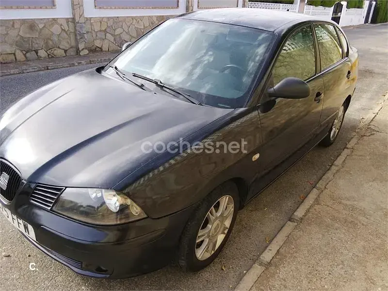 Usado Seat Cordoba 70 CV (51 kW) 2006 Negro Berlina