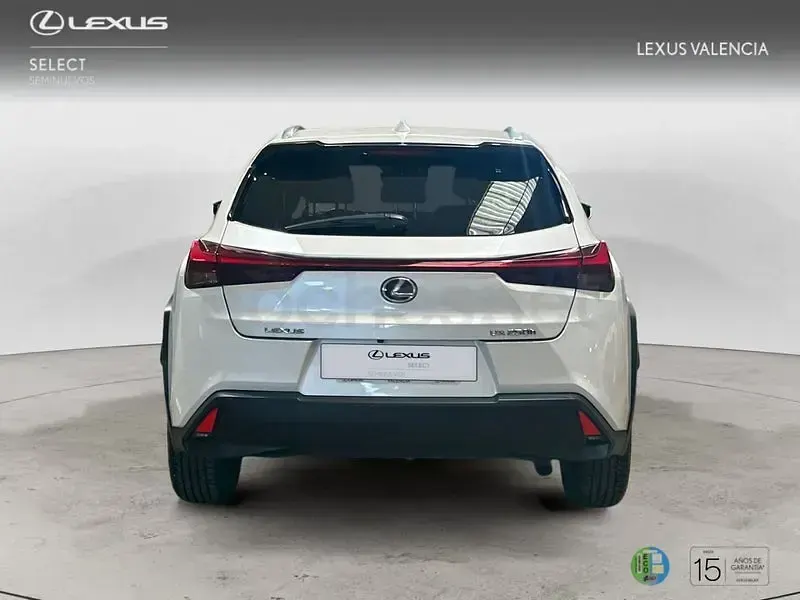 Usado Lexus UX Business Edition 184 CV (135 kW) 2022 Blanco SUV