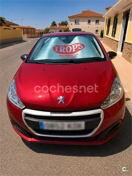 Usado Peugeot 208 Style 75 CV (55 kW) 2017 Rojo Utilitario