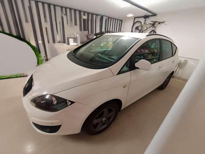 Usado Seat Altea I-Tech 140 CV (102 kW) 2014 Blanco Monovolumen