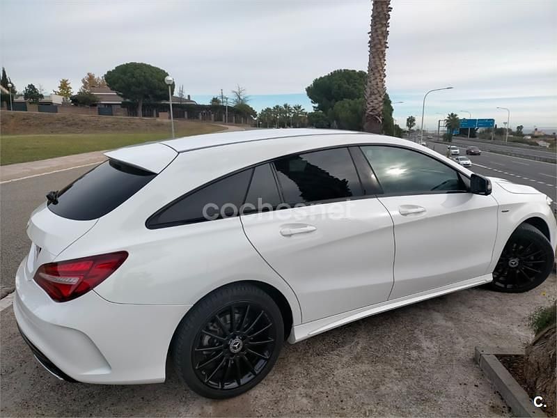 Usado Mercedes CLA200 Shooting Brake 136 CV (100 kW) 2019 Blanco Familiar